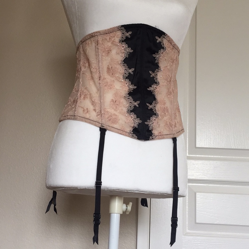 Victoria’s Secret Corset Cincher w/ Garter straps